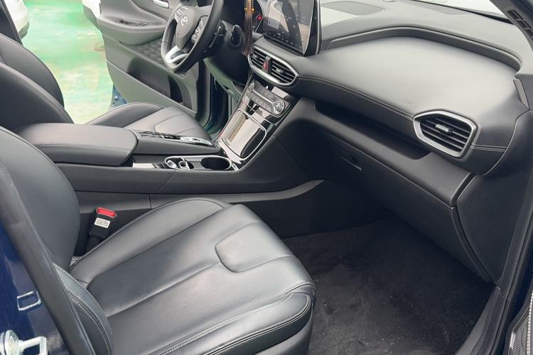 Used Hyundai Santa Fe 2019 380 TGDi GLS Automatic 2WD Luxury Version China VI Standard Interior 4