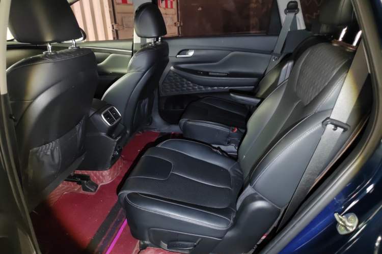 Used Hyundai Santa Fe 2019 380 TGDi GLS Automatic 2WD Luxury Version China VI Standard Interior 4
