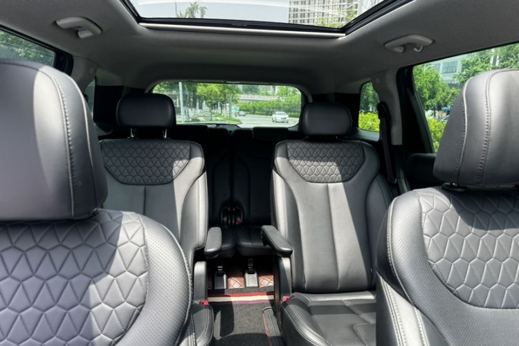 Used Hyundai Santa Fe 2019 380 TGDi GLS Automatic 2WD Luxury Version China VI Standard Interior 4