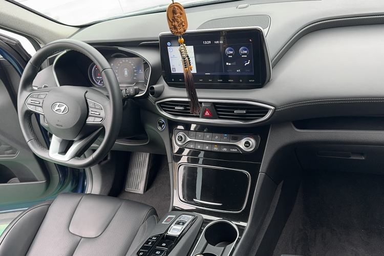 Used Hyundai Santa Fe 2019 380 TGDi GLS Automatic 2WD Luxury Version China VI Standard Interior 5