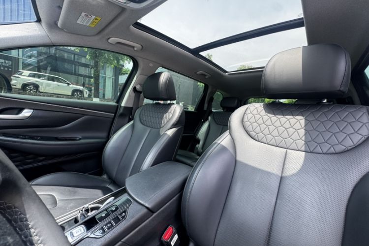 Used Hyundai Santa Fe 2019 380 TGDi GLS Automatic 2WD Luxury Version China VI Standard Interior 5