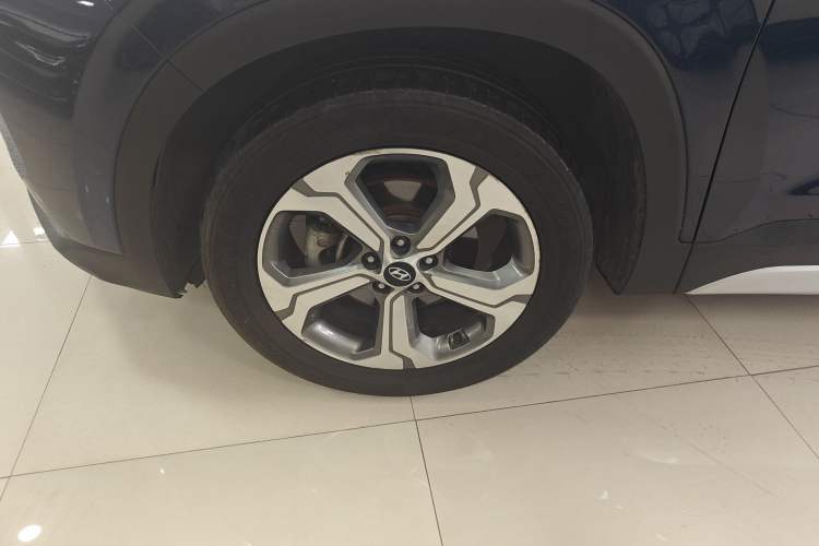 Used Hyundai Santa Fe 2019 380 TGDi DLX Automatic All-Wheel Drive Prestige PLUS (HTRAC) China VI Left Front Wheel Hub