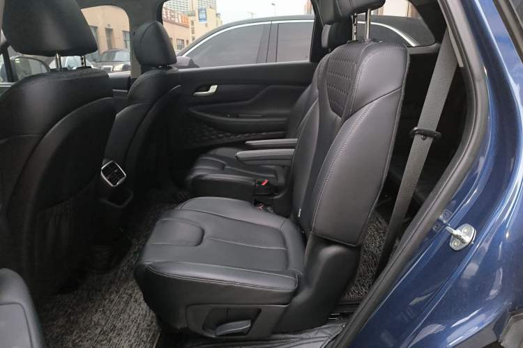 Used Hyundai Santa Fe 2019 380 TGDi DLX Automatic 2WD Prestige Edition China VI Standard Left Rear Seat