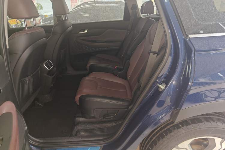 Used Hyundai Santa Fe 2019 380 TGDi DLX Automatic All-Wheel Drive Prestige PLUS (HTRAC) China VI Left Rear Seat