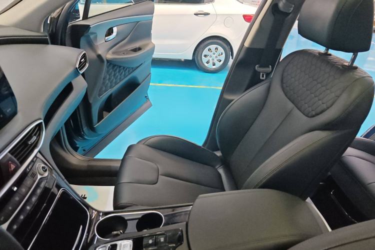 Used Hyundai Santa Fe 2019 380 TGDi GLS Automatic 2WD Luxury Version China VI Standard Right Front Seat