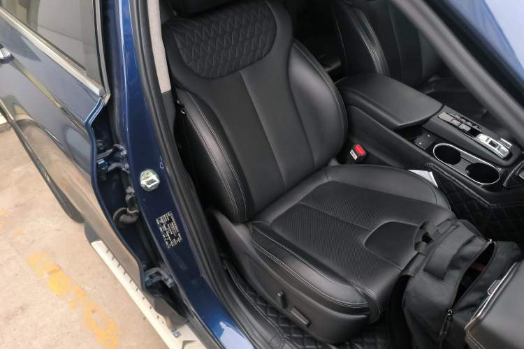 Used Hyundai Santa Fe 2019 380 TGDi DLX Automatic 2WD Prestige Edition China VI Standard Right Front Seat