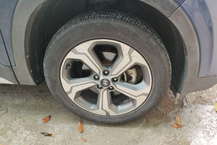 Used Hyundai Santa Fe 2019 380 TGDi DLX Automatic Two-Wheel Drive Prestige Plus Version China VI Standard Right Front Wheel Hub
