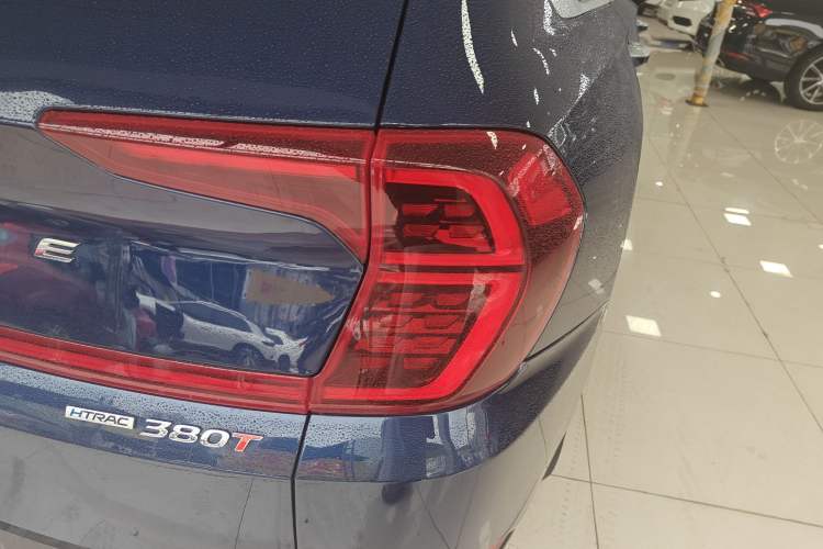 Used Hyundai Santa Fe 2019 380 TGDi DLX Automatic All-Wheel Drive Prestige PLUS (HTRAC) China VI Right Rear Taillight