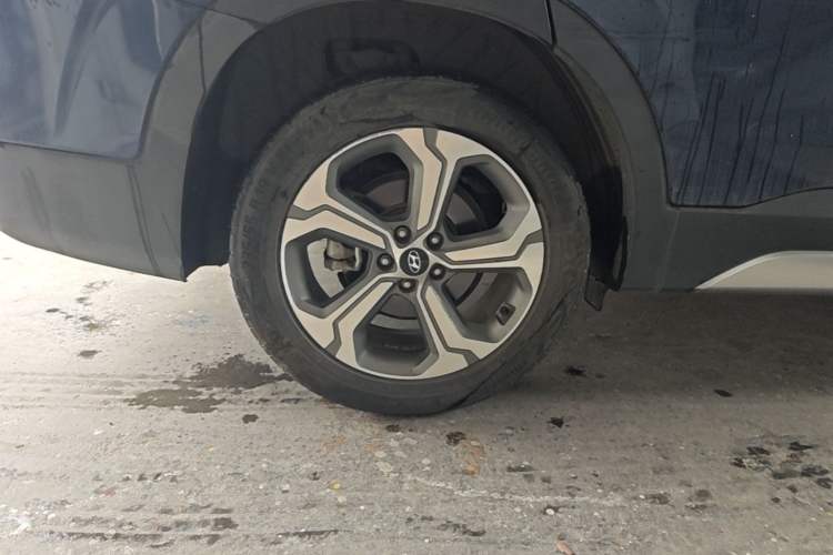 Used Hyundai Santa Fe 2019 380 TGDi GLS Automatic 2WD Luxury Version China VI Standard Right Rear Wheel Hub