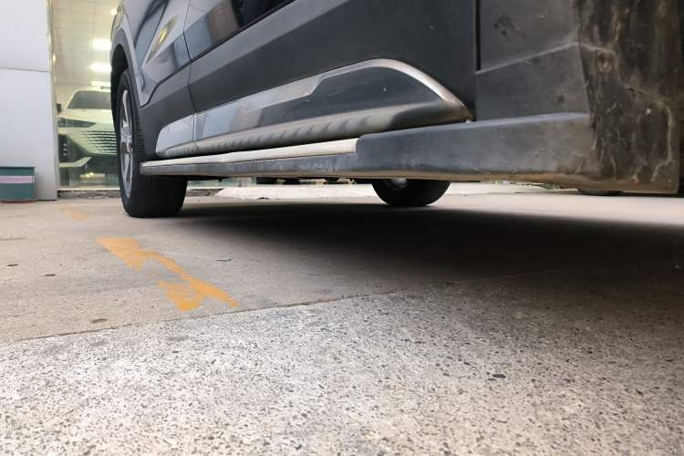 Used Hyundai Santa Fe 2019 380 TGDi DLX Automatic 2WD Prestige Edition China VI Standard Right Side Sill