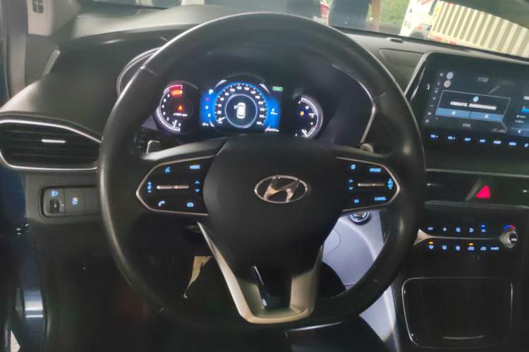 Used Hyundai Santa Fe 2019 380 TGDi GLS Automatic 2WD Luxury Version China VI Standard Steering Wheel