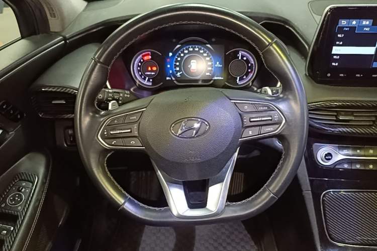 Used Hyundai Santa Fe 2019 380 TGDi DLX Automatic Two-Wheel Drive Prestige Plus Version China VI Standard Steering Wheel