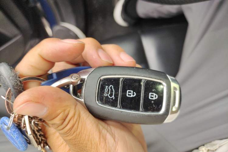 Used Hyundai Santa Fe 2019 380 TGDi TOP Automatic All-Wheel Drive Flagship (HTRAC) China V Standard Vehicle Key