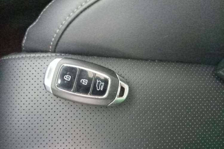 Used Hyundai Santa Fe 2019 380 TGDi GLS Automatic 2WD Luxury Version China VI Standard Vehicle Key