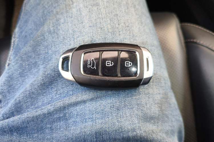 Used Hyundai Santa Fe 2019 380 TGDi TOP Automatic All-Wheel Drive Flagship (HTRAC) – China VI Standard Vehicle Key
