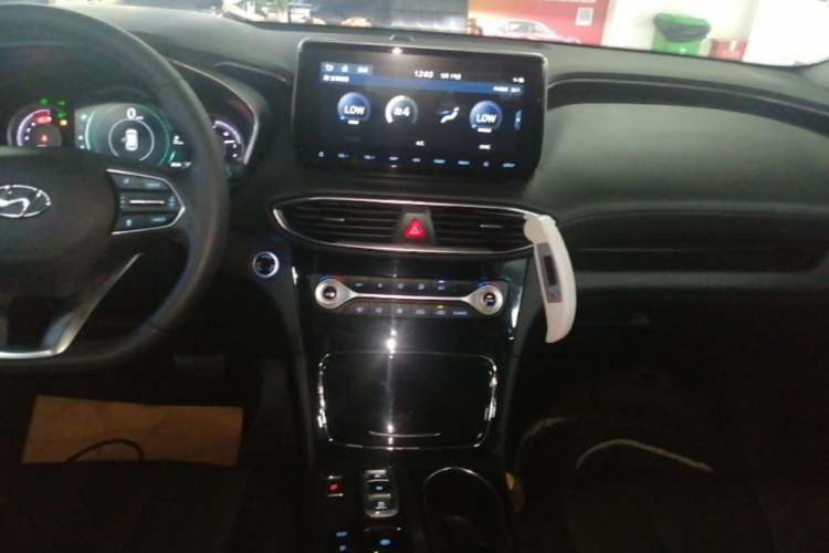 Used Hyundai Santa Fe 2019 380 TGDi DLX Automatic 2WD Prestige Edition China V Emission Standard Audio And AC Panel