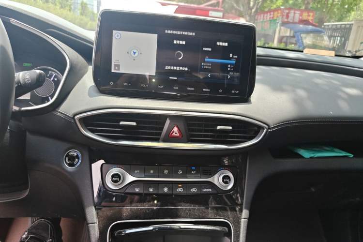 Used Hyundai Santa Fe 2019 380 TGDi DLX Automatic 2WD Prestige PLUS China V Standard Audio And AC Panel