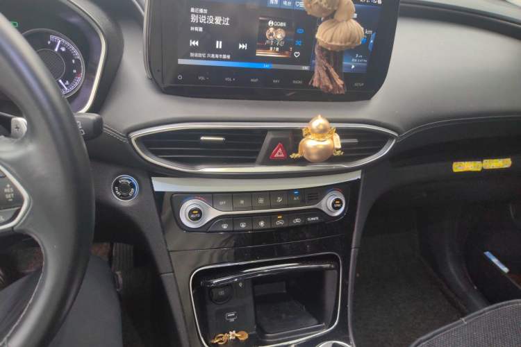 Used Hyundai Santa Fe 2019 380 TGDi DLX Automatic All-Wheel Drive Prestige PLUS (HTRAC) China VI Audio And AC Panel
