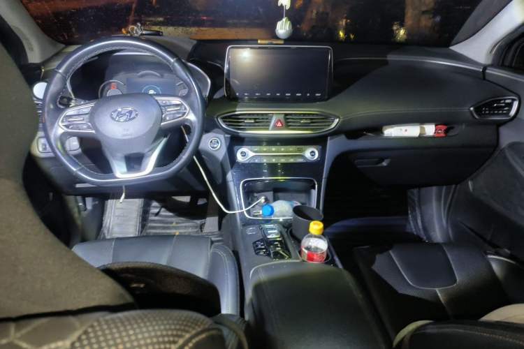 Used Hyundai Santa Fe 2019 380 TGDi GLS Automatic 2WD Luxury Version China VI Standard Center Console