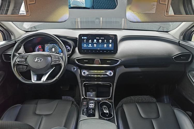 Used Hyundai Santa Fe 2019 380 TGDi GLS Automatic 2WD Luxury Version China VI Standard Center Console