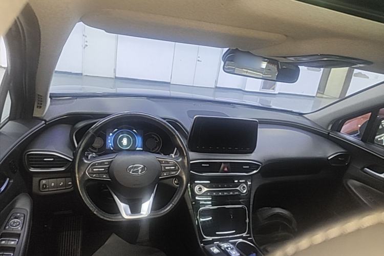 Used Hyundai Santa Fe 2019 380 TGDi TOP Automatic All-Wheel Drive Flagship (HTRAC) – China VI Standard Center Console