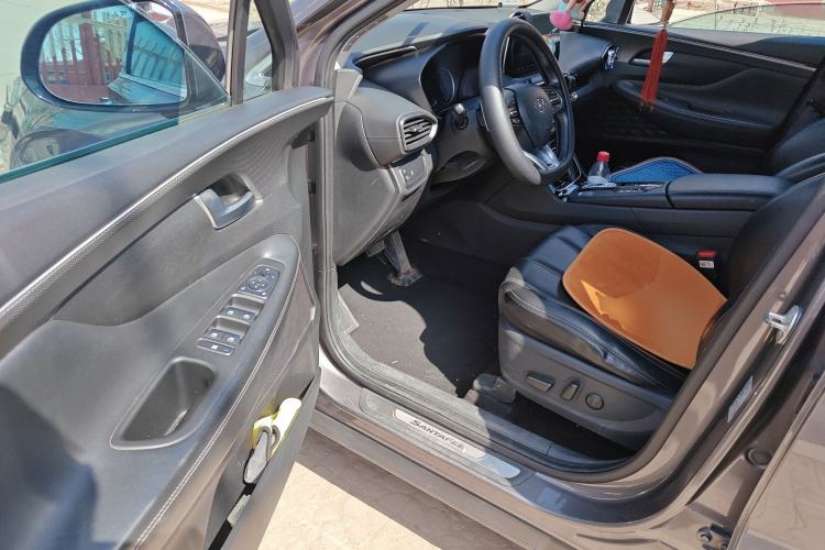 Used Hyundai Santa Fe 2019 380 TGDi GLS Automatic 2WD Luxury Version China VI Standard Driver Seat