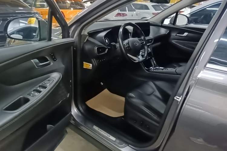 Used Hyundai Santa Fe 2019 380 TGDi TOP Automatic Two-Wheel Drive Flagship Version China VI Standard Driver Seat