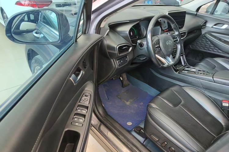 Used Hyundai Santa Fe 2019 380 TGDi DLX Automatic All-Wheel Drive Prestige (HTRAC) China VI Driver Seat