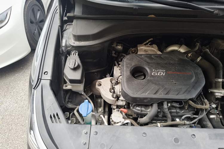 Used Hyundai Santa Fe 2019 380 TGDi DLX Automatic Two-Wheel Drive Prestige Plus Version China VI Standard Engine Bay Right