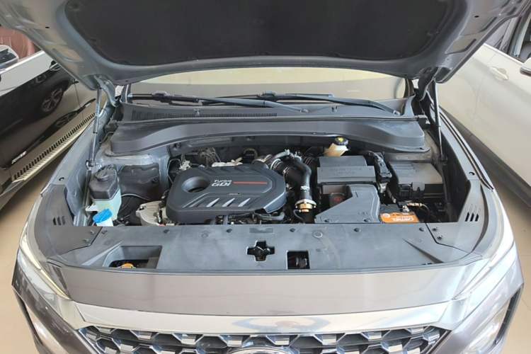 Used Hyundai Santa Fe 2019 380 TGDi DLX Automatic All-Wheel Drive Prestige (HTRAC) China VI Engine Bay