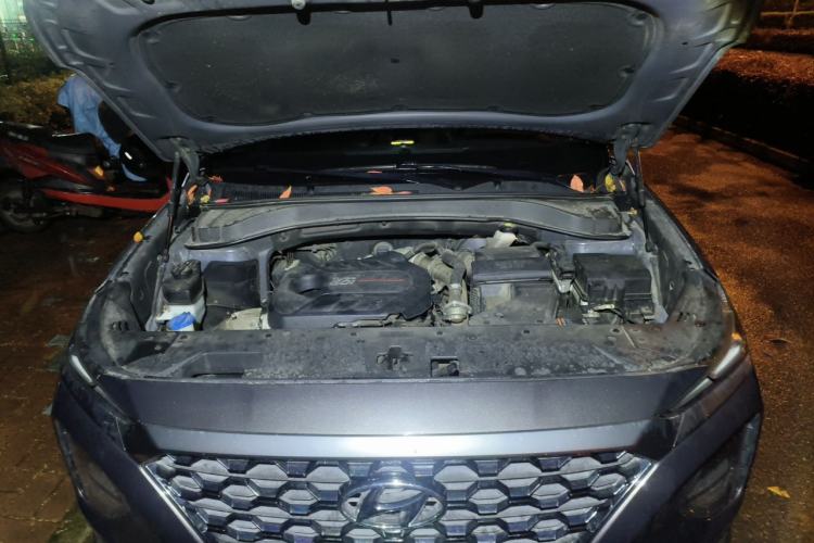 Used Hyundai Santa Fe 2019 380 TGDi GLS Automatic 2WD Luxury Version China VI Standard Engine Bay
