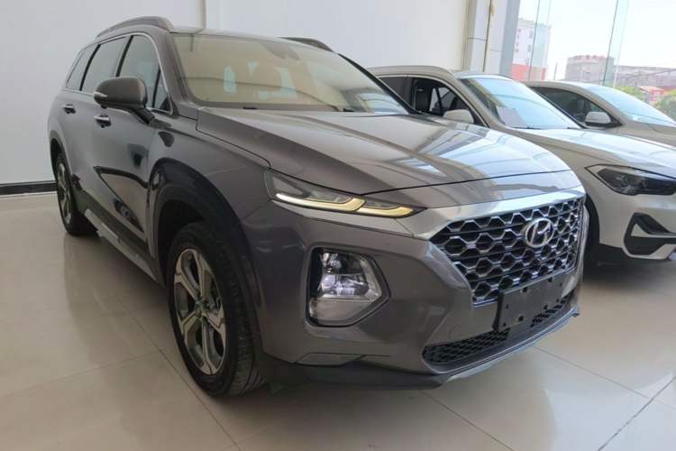 Used Hyundai Santa Fe 2019 380 TGDi DLX Automatic All-Wheel Drive Prestige (HTRAC) China VI Front Right 45 Deg