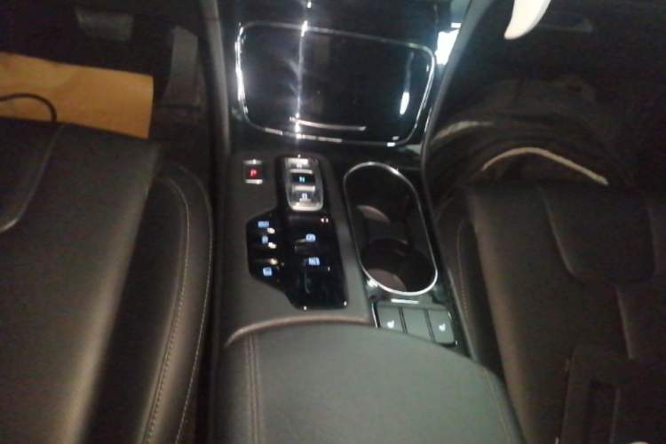 Used Hyundai Santa Fe 2019 380 TGDi DLX Automatic 2WD Prestige Edition China V Emission Standard Gear Lever