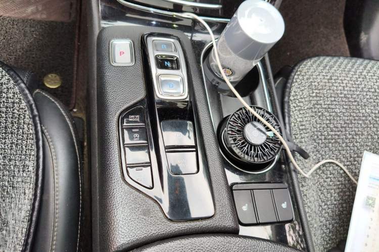 Used Hyundai Santa Fe 2019 380 TGDi DLX Automatic Two-Wheel Drive Prestige Plus Version China VI Standard Gear Lever