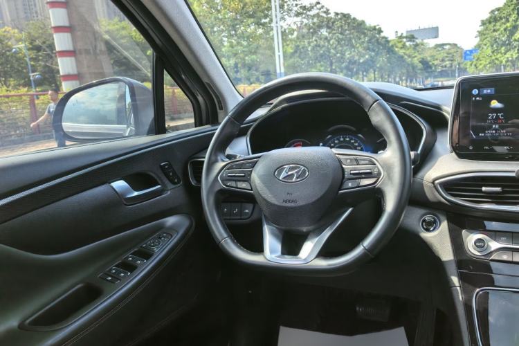 Used Hyundai Santa Fe 2019 380 TGDi DLX Automatic Two-Wheel Drive Prestige Plus Version China VI Standard Interior 3