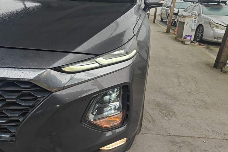 Used Hyundai Santa Fe 2019 380 TGDi GLS Automatic 2WD Luxury Version China VI Standard Left Front Headlight