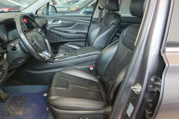 Used Hyundai Santa Fe 2019 380 TGDi DLX Automatic All-Wheel Drive Prestige (HTRAC) China VI Left Front Seat