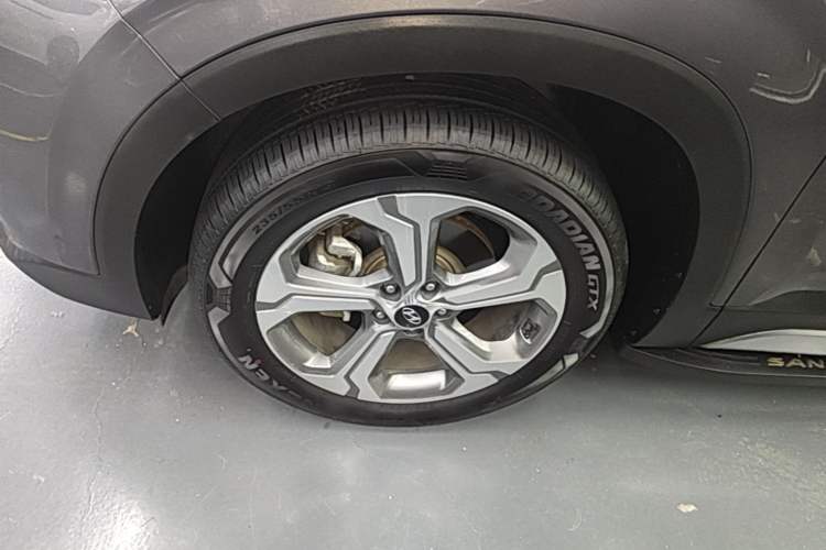Used Hyundai Santa Fe 2019 380 TGDi TOP Automatic Two-Wheel Drive Flagship Version China VI Standard Left Front Wheel Hub