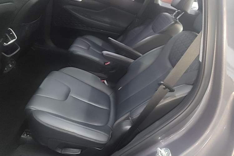 Used Hyundai Santa Fe 2019 380 TGDi TOP Automatic All-Wheel Drive Flagship (HTRAC) – China VI Standard Left Rear Seat