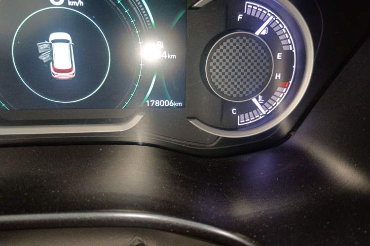 Used Hyundai Santa Fe 2019 380 TGDi TOP Automatic All-Wheel Drive Flagship (HTRAC) – China VI Standard Odometer Close Up