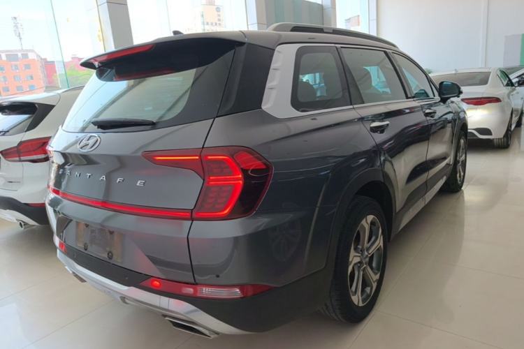 Used Hyundai Santa Fe 2019 380 TGDi DLX Automatic All-Wheel Drive Prestige (HTRAC) China VI Rear Right 45 Deg