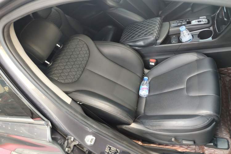 Used Hyundai Santa Fe 2019 380 TGDi DLX Automatic Two-Wheel Drive Prestige Plus Version China VI Standard Right Front Seat