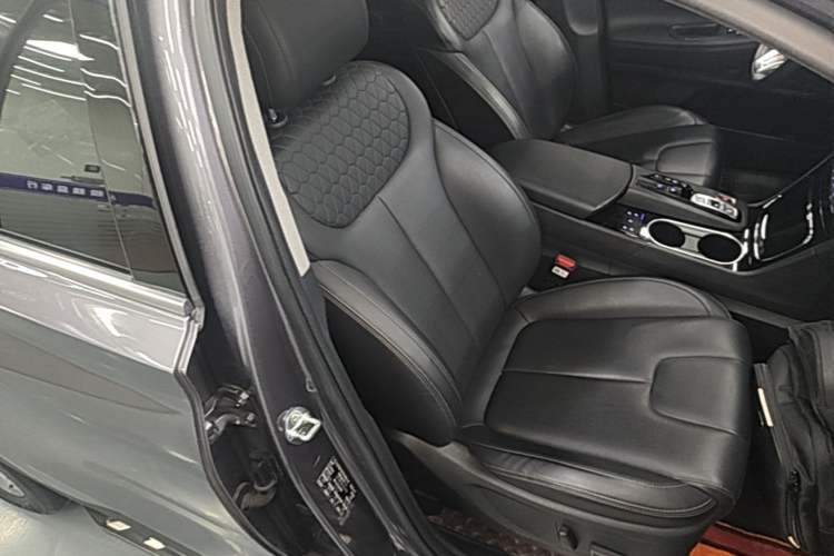 Used Hyundai Santa Fe 2019 380 TGDi TOP Automatic Two-Wheel Drive Flagship Version China VI Standard Right Front Seat