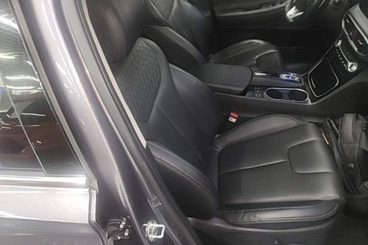 Used Hyundai Santa Fe 2019 380 TGDi TOP Automatic All-Wheel Drive Flagship (HTRAC) – China VI Standard Right Front Seat