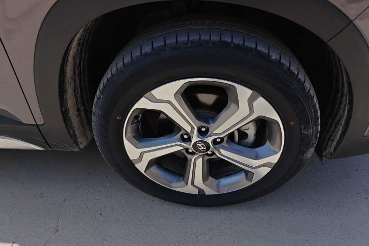 Used Hyundai Santa Fe 2019 380 TGDi GLS Automatic 2WD Luxury Version China VI Standard Right Front Wheel Hub