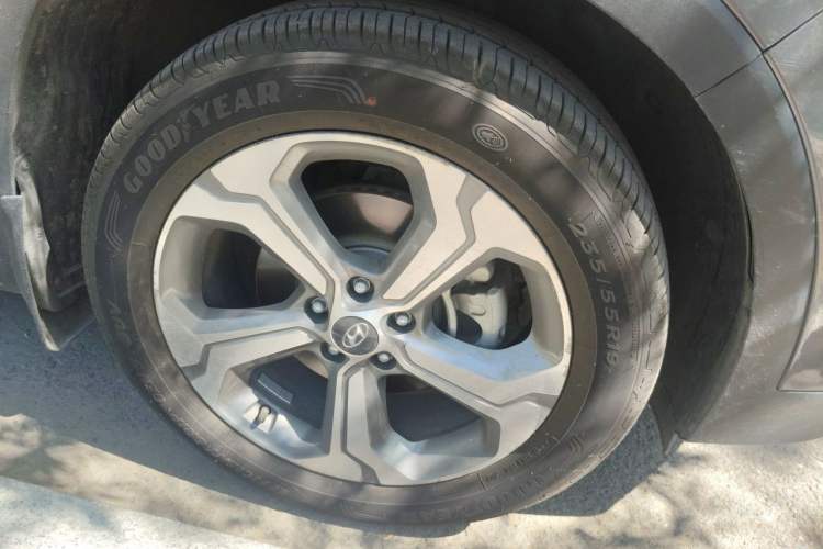Used Hyundai Santa Fe 2019 380 TGDi DLX Automatic All-Wheel Drive Prestige (HTRAC) China V-standard Right Front Wheel Hub