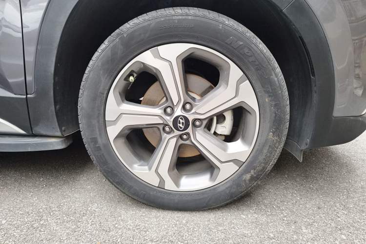 Used Hyundai Santa Fe 2019 380 TGDi DLX Automatic Two-Wheel Drive Prestige Plus Version China VI Standard Right Front Wheel Hub