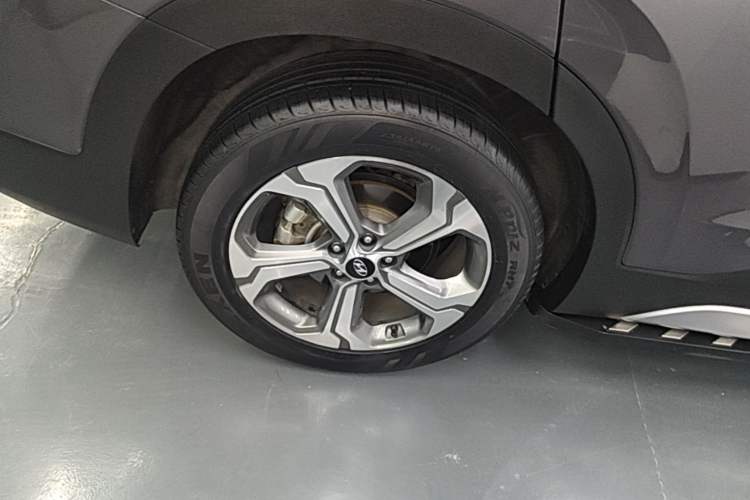 Used Hyundai Santa Fe 2019 380 TGDi TOP Automatic Two-Wheel Drive Flagship Version China VI Standard Right Rear Wheel Hub