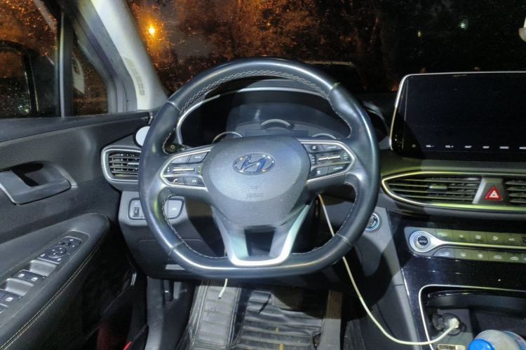Used Hyundai Santa Fe 2019 380 TGDi GLS Automatic 2WD Luxury Version China VI Standard Steering Wheel