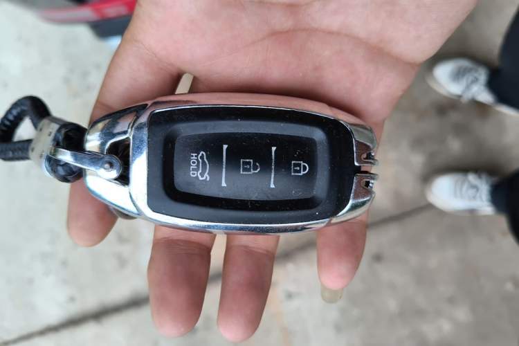 Used Hyundai Santa Fe 2019 380 TGDi DLX Automatic Two-Wheel Drive Prestige Plus Version China VI Standard Vehicle Key